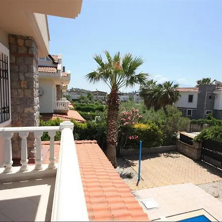 Villa Lebrentals Tina Villas
