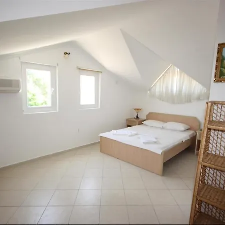 Lebrentals Tina Villa