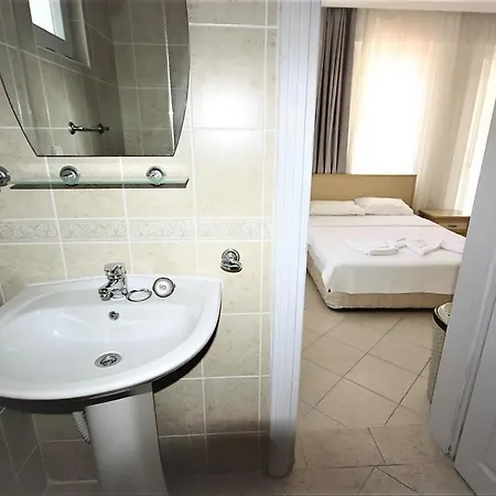 Lebrentals Tina فيلة *