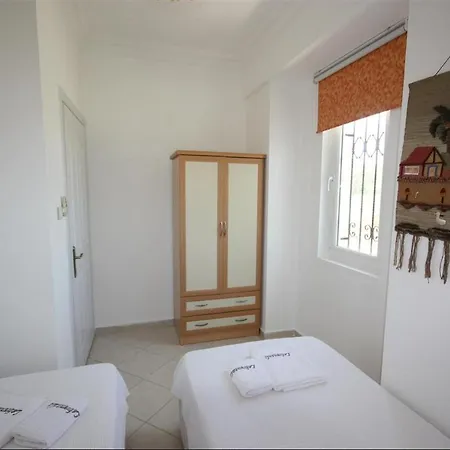 فيلة Lebrentals Tina *