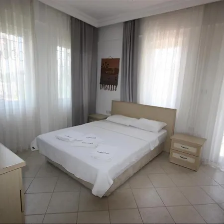 Lebrentals Tina Villa *